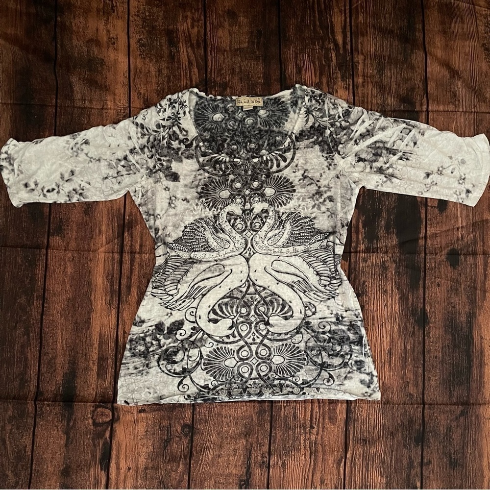 Y2K Live & Let Love Women’s Shirt - Picture 2 of 5